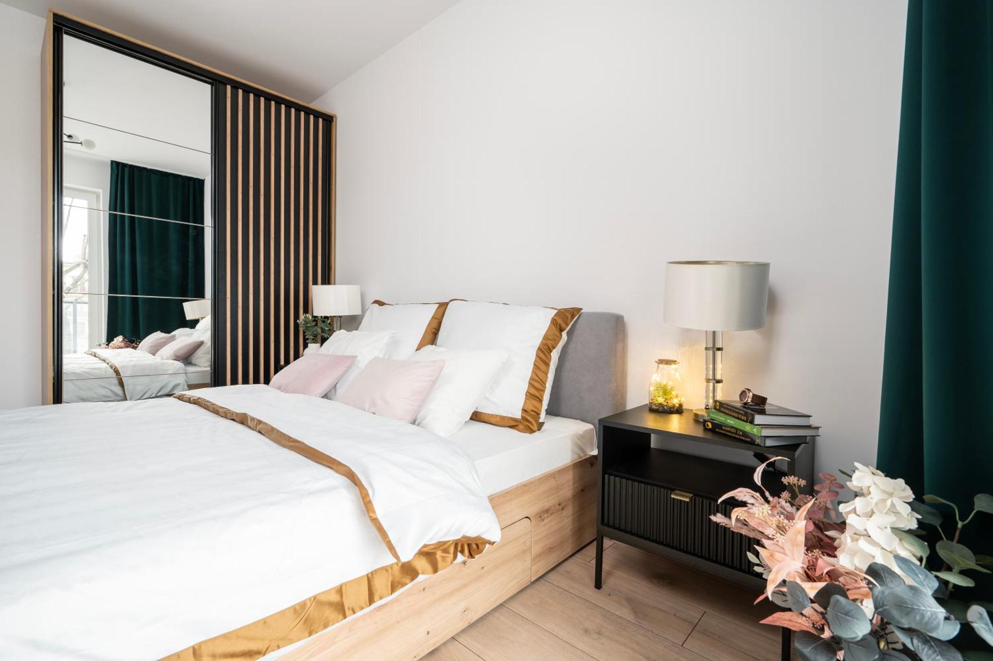 Manufaktura Residence - Apartamenty Prestiz Z Garazem Podziemnym I Dwoma Lazienkami 罗兹 外观 照片